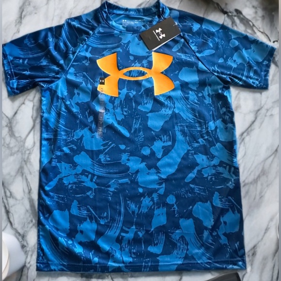 NWT Under Armour Boys Loose Fit Tech Big Logo Raglan Sleeved Athletic T Shirt - Picture 4 of 9
